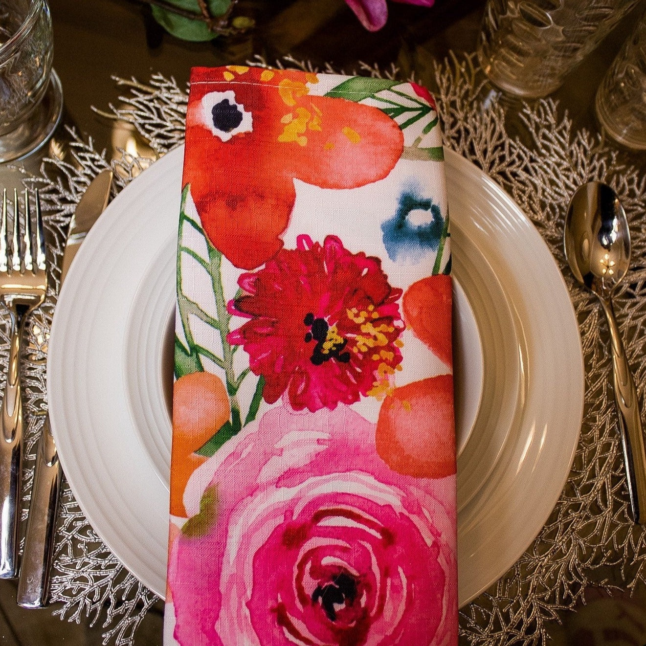 Bright Flower Design Cloth Napkin (Set / 4) | Formal Dinner Table Decor | Cloth Table Linen | Summer Table | New Home Gift | Glam Home Decor - DiamondValeDecor
