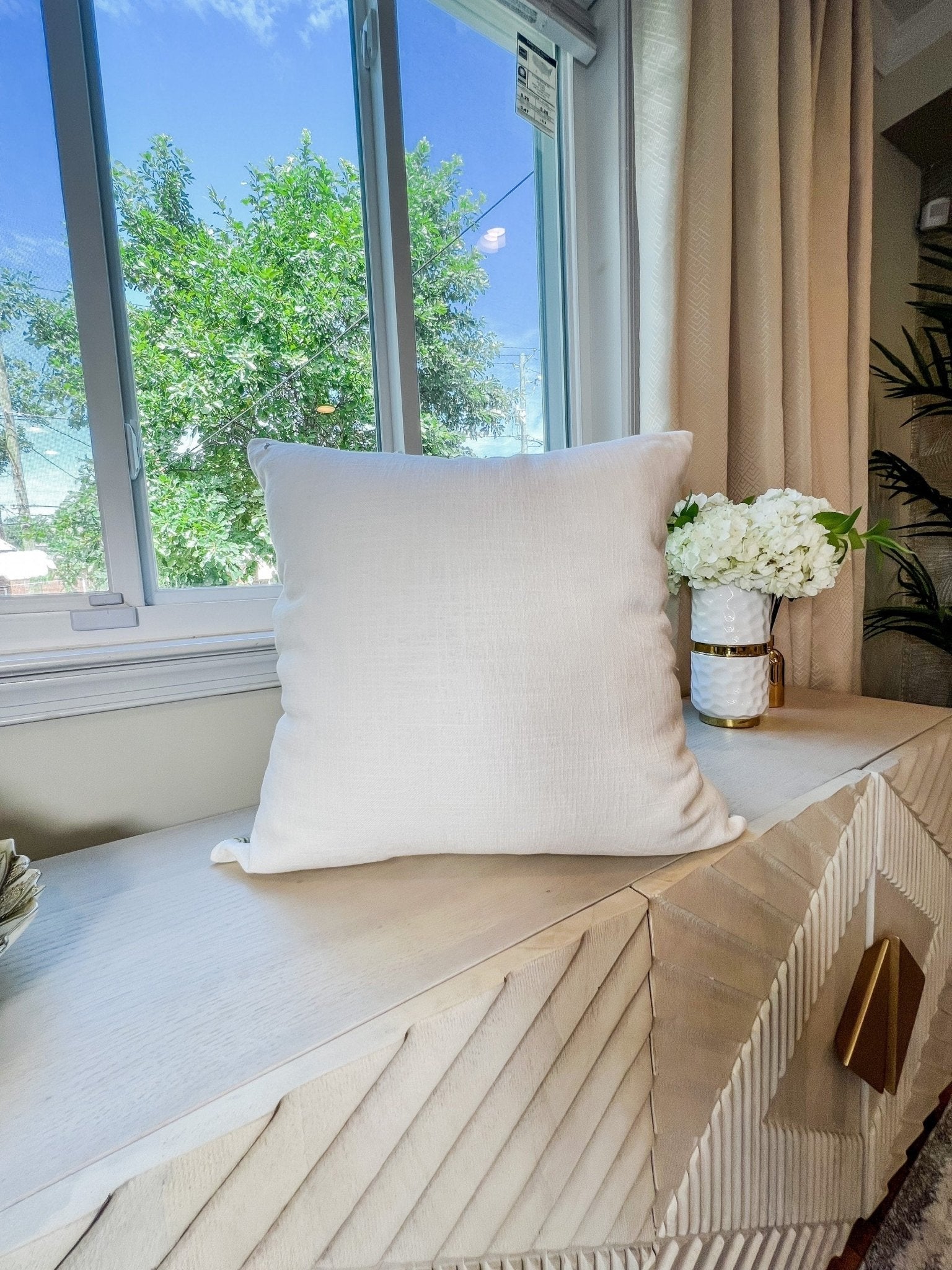 Glam Pillow Cover | Luxury Linen Pillow | 20x20 Pillow Cover | Metallic Pillow | Decorative Pillow | Accent Pillow | Housewarming Gift - DiamondValeDecor