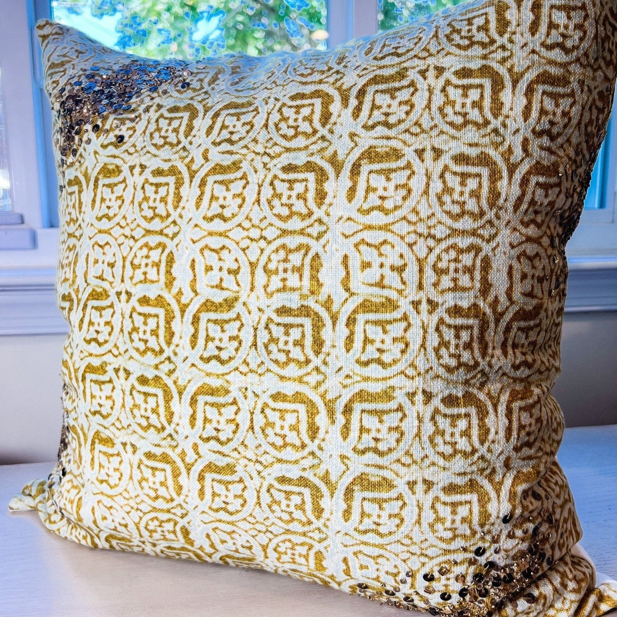 Glam Pillow Cover | Luxury Linen Pillow | 20x20 Pillow Cover | Metallic Pillow | Decorative Pillow | Accent Pillow | Housewarming Gift - DiamondValeDecor