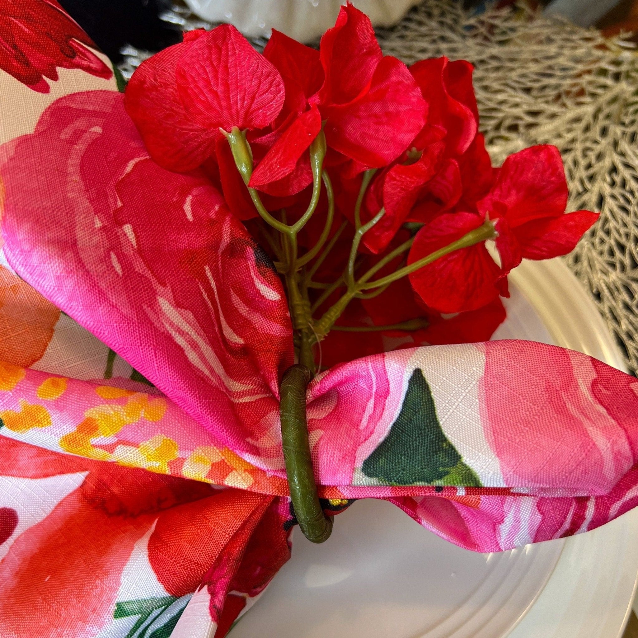 Hydrangea Napkin Ring (7") - Set of 4 | Spring Summer Table Decor | Flower Napkin Ring - DiamondValeDecor