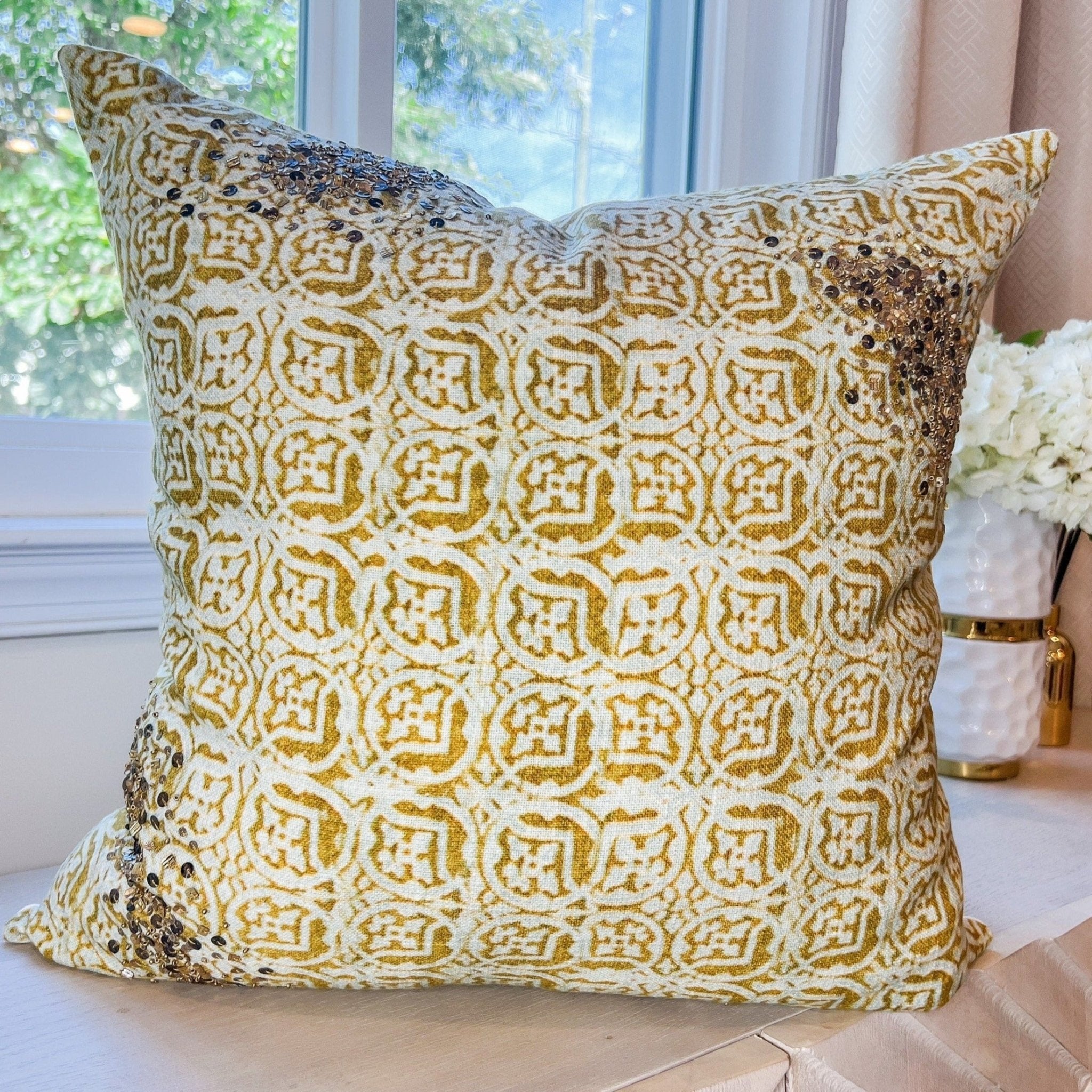 Glam Pillow Cover | Luxury Linen Pillow | 20x20 Pillow Cover | Metallic Pillow | Decorative Pillow | Accent Pillow | Housewarming Gift - DiamondValeDecor