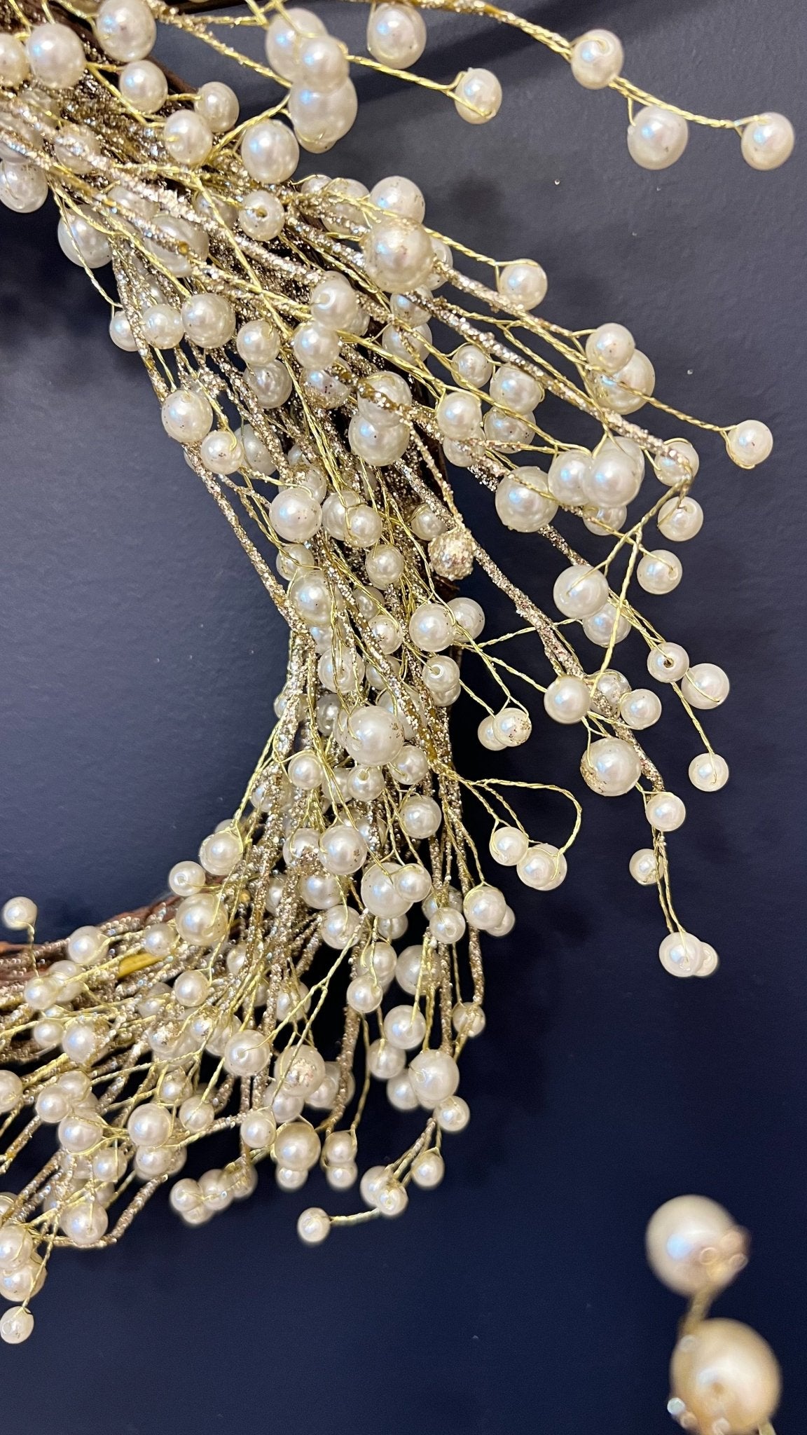 Pearl glittered wreath (12”) - DiamondValeDecor