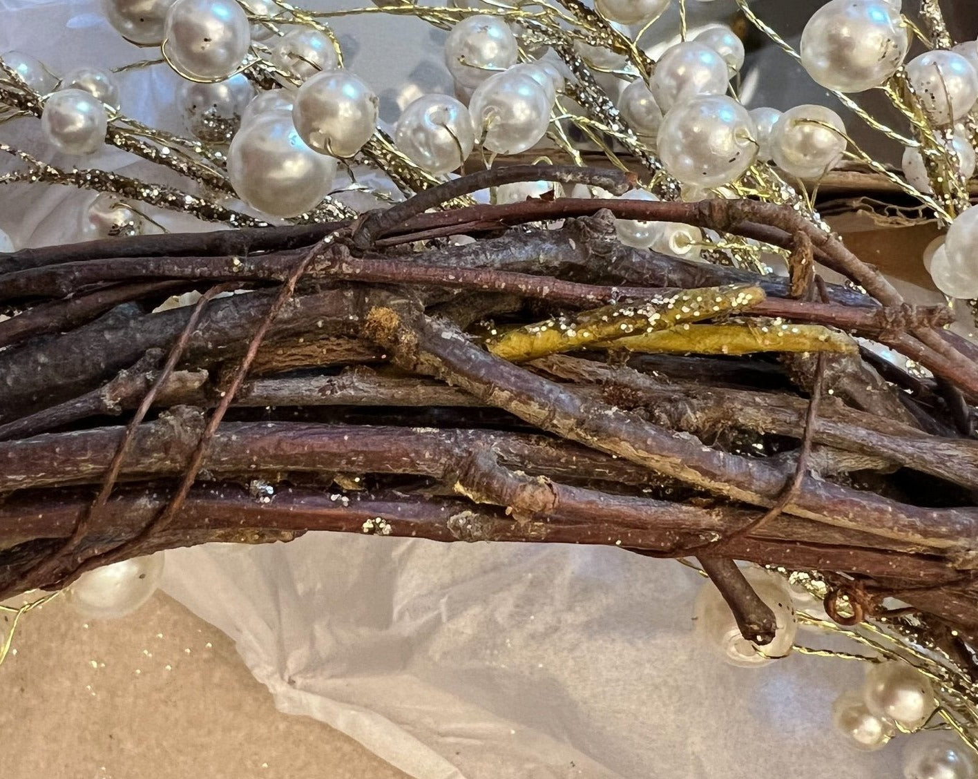 Pearl glittered wreath (12”) - DiamondValeDecor